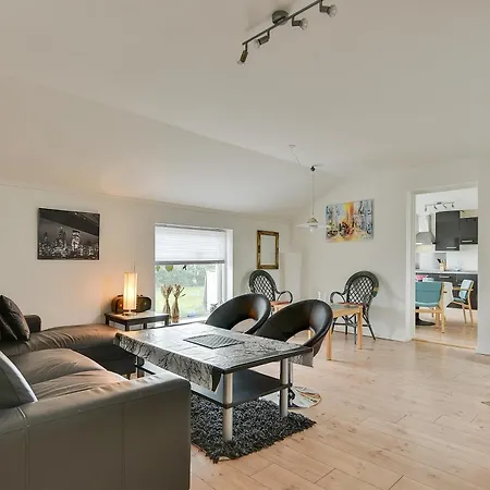 Bjerndrup Lejlighed شقة